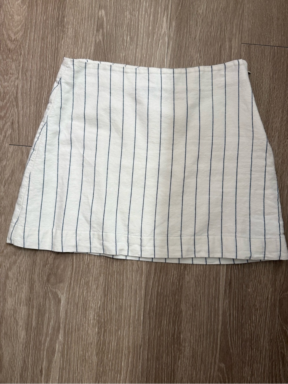GAP White Mini Skirt with Blue Pinstripes